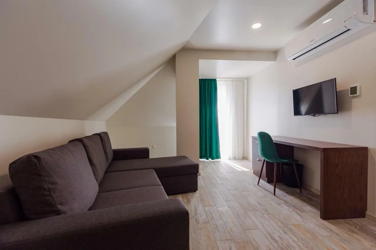 Hotel Bloom Batumi 4*,