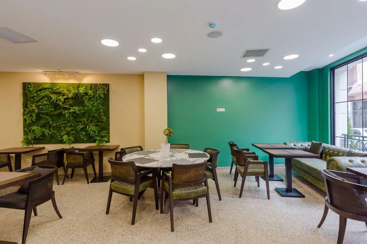 Hotel Bloom Batumi 4*,  Georgien